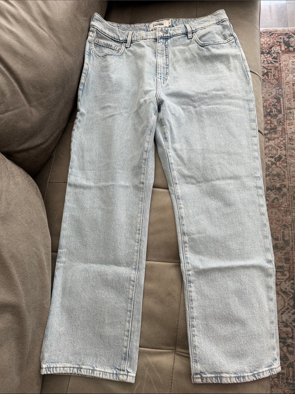 Dynamite Light Wash Straight Leg Jeans